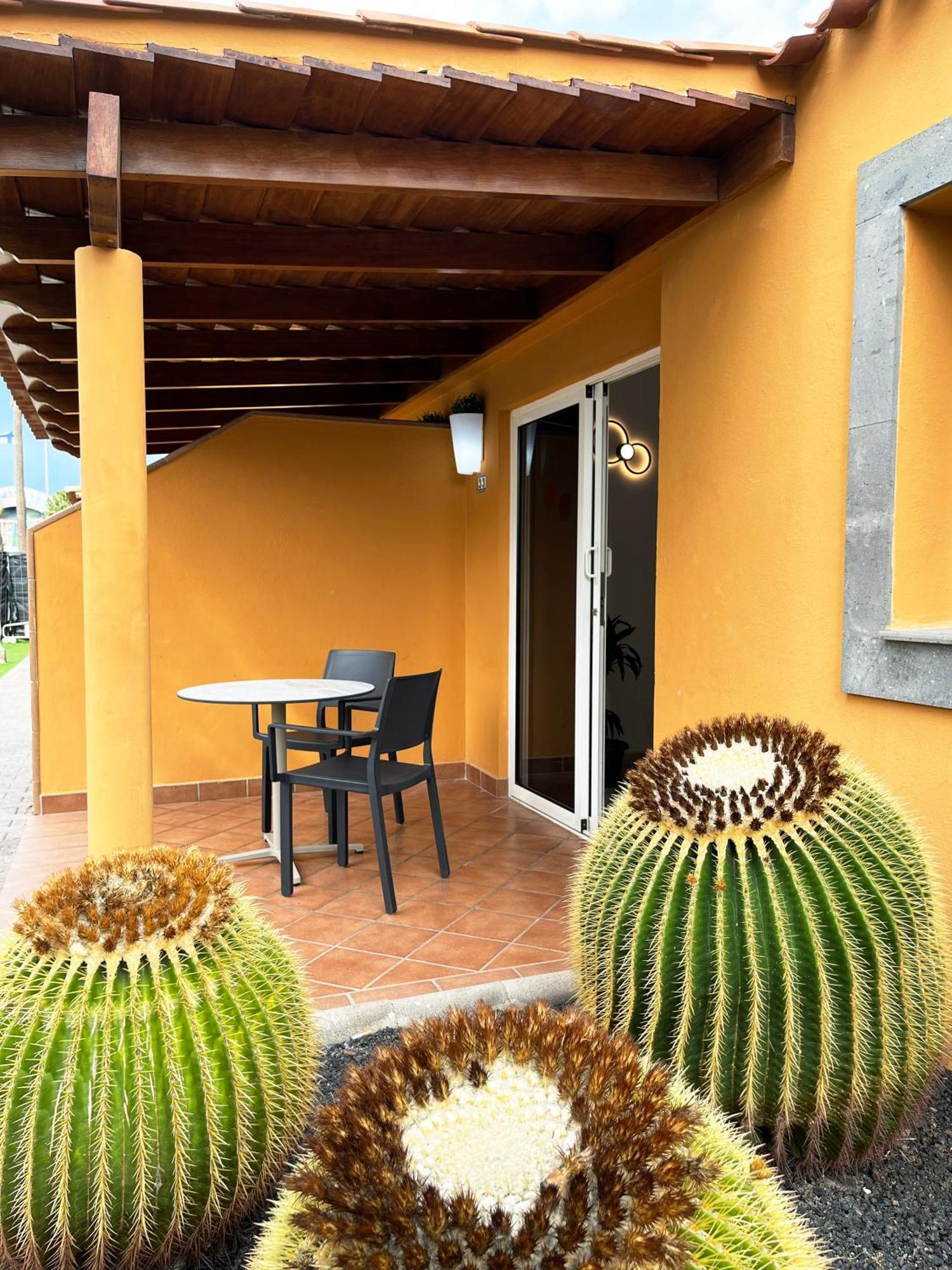 Bungalows Los Almendros - Exclusive Vacation Club Плая дел Инглес Екстериор снимка