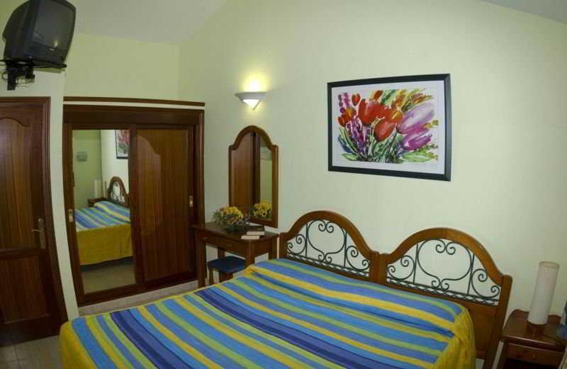 Bungalows Los Almendros - Exclusive Vacation Club Плая дел Инглес Екстериор снимка
